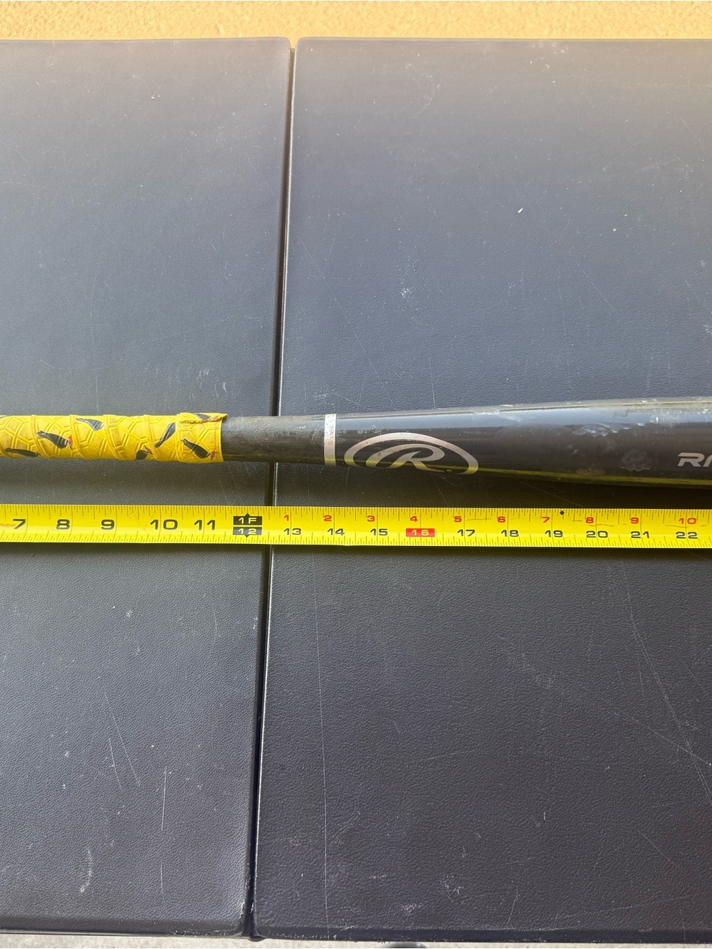 Rawlings Pro Adirondack Wood Bat V242G 27 in Black Youth